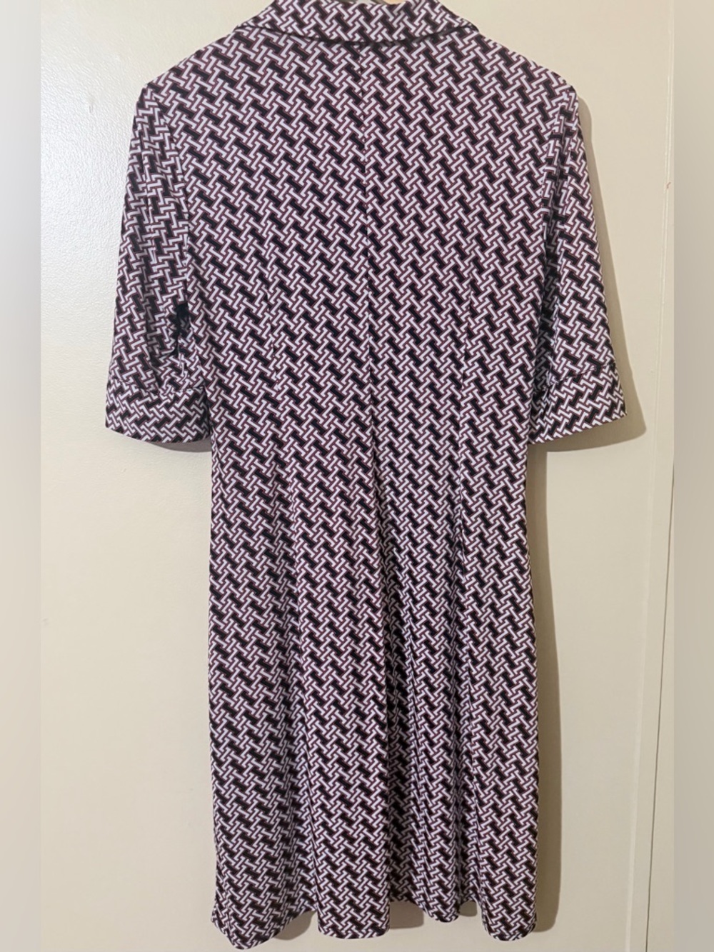 Laundry By Shelli Segal Purple and White Patterned Knee-Length Dress - Picture 6 of 10